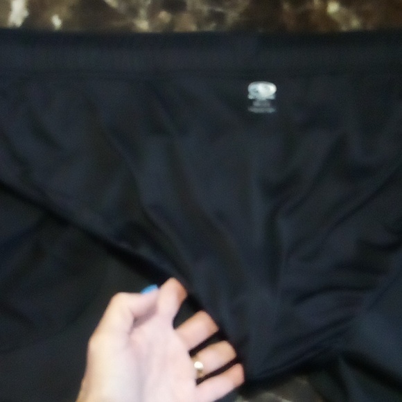Core Running Shorts w pockets, built in panti styl liner + zippered pocket BLACK - Picture 13 of 15